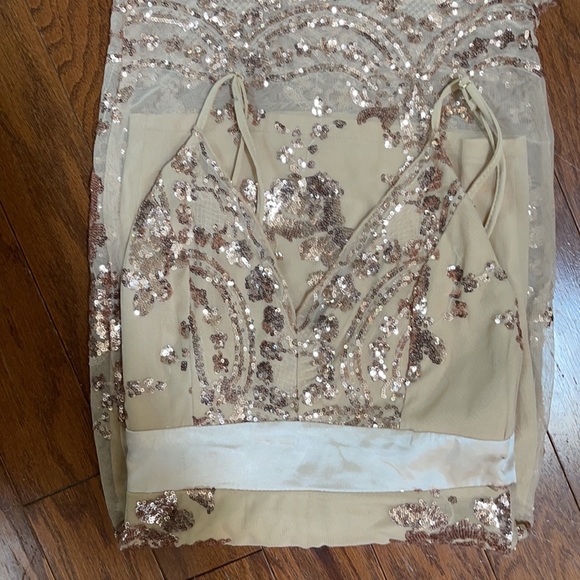 Beautiful sequin rose gold dress! - Picture 4 of 5